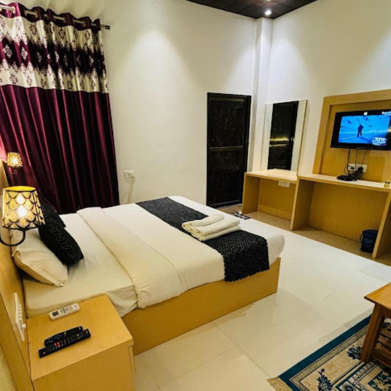 Hotel The Ramay Palace Ayodhya Εξωτερικό φωτογραφία