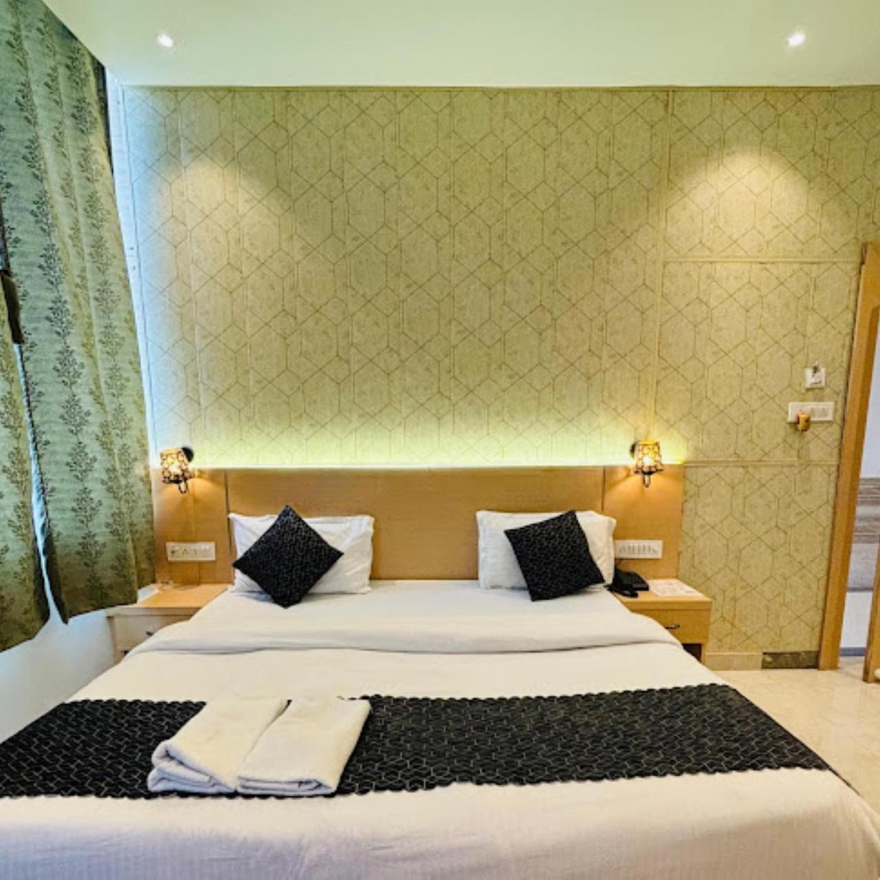 Hotel The Ramay Palace Ayodhya Εξωτερικό φωτογραφία