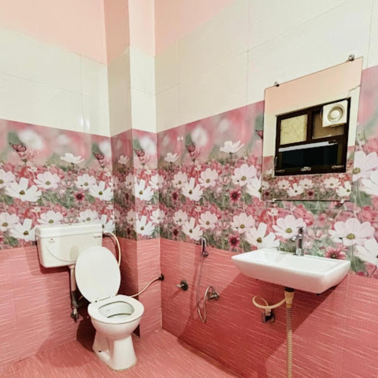 Hotel The Ramay Palace Ayodhya Εξωτερικό φωτογραφία